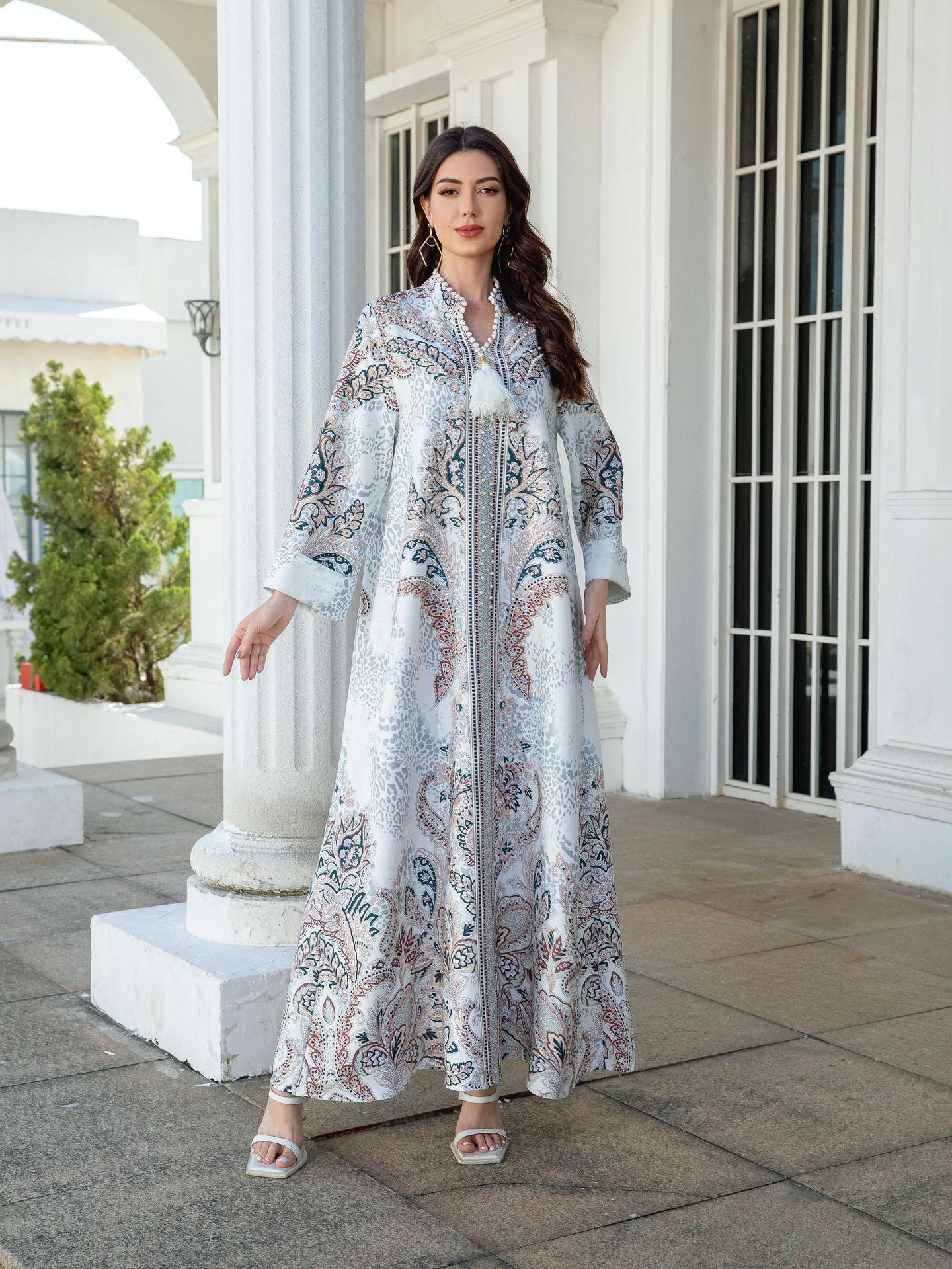 Best-selling women’s printed robes, garments embellished with faux sequins, evening gowns and abayas—elegant, exquisite and high-end fashion