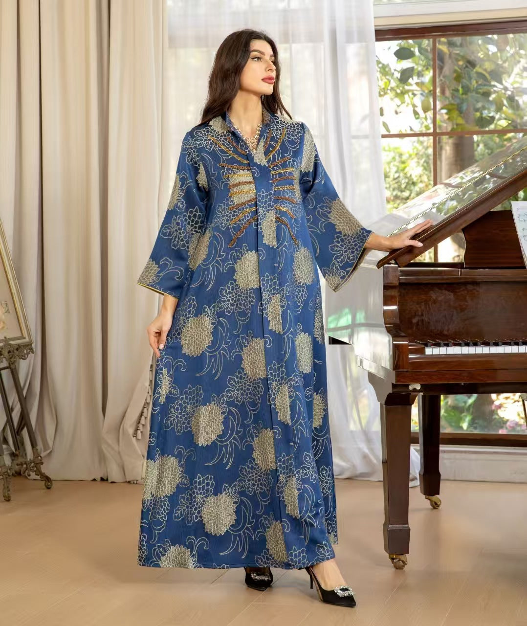 Dubai V-Neck Jacquard Beaded Maxi Abaya Dress for Muslim Women Elegant Long Kaftan Robe Eid Ramadan Festive Celebration Gown