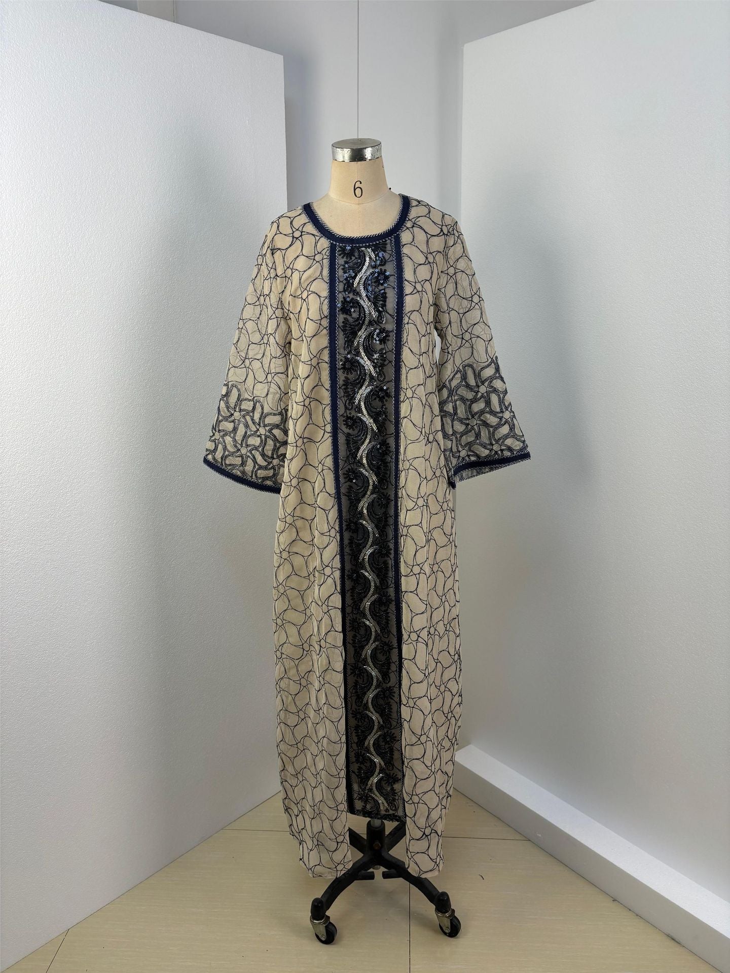 Gulf Islamic Modest Robe Three Tone Green Black Red Crack Jacquard Square Neck Luxury Vertical Sequin Embroidery Wide Bell Sleeve Plus Size Moroccan Caftan For Ladies Formal Evening Occasion
