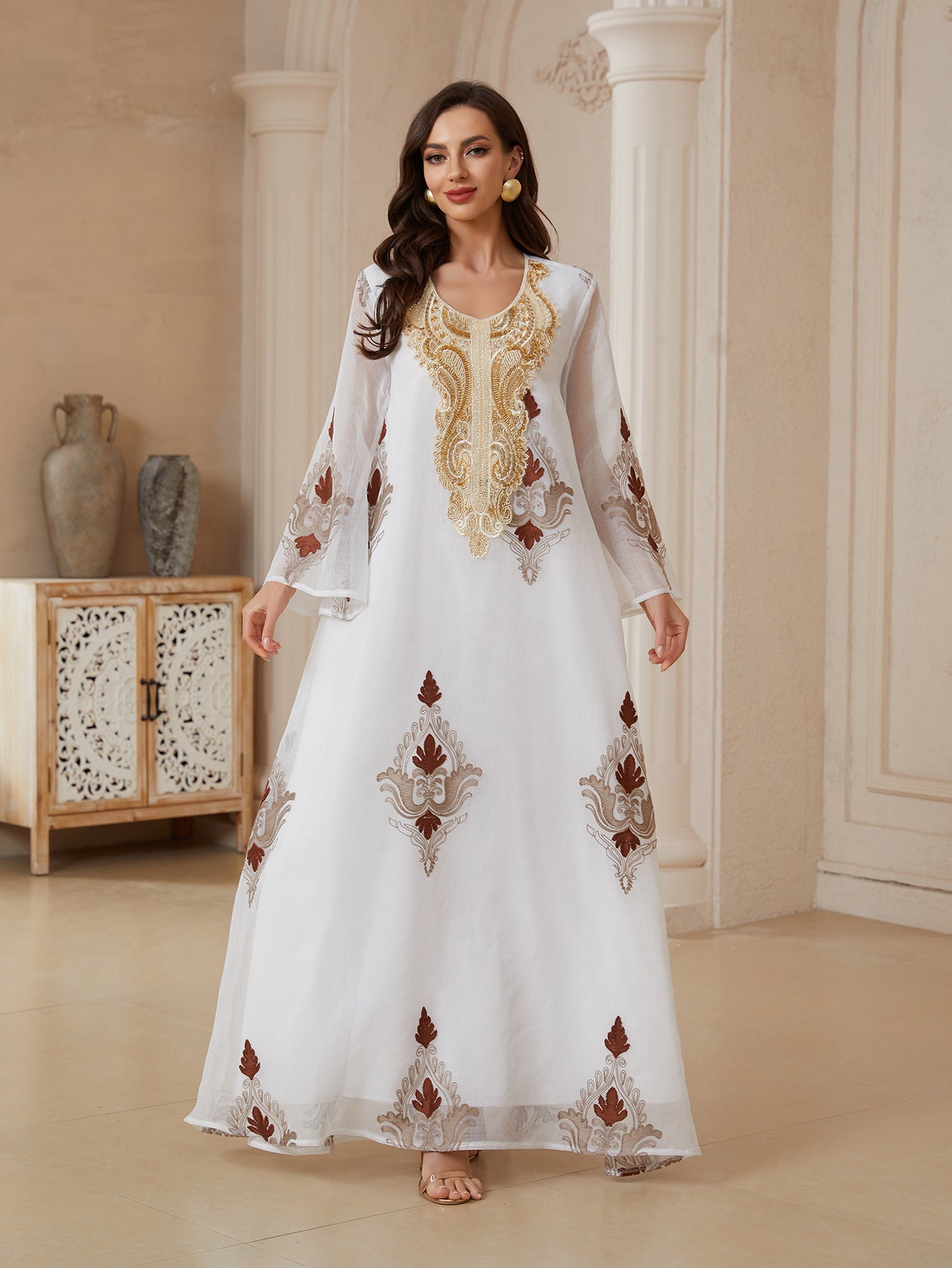 Luxury White Gold Thread Beaded Embroidery Abaya Dubai Elegant Muslim Women Long Sleeve Maxi Kaftan For Wedding Holiday Evening Party