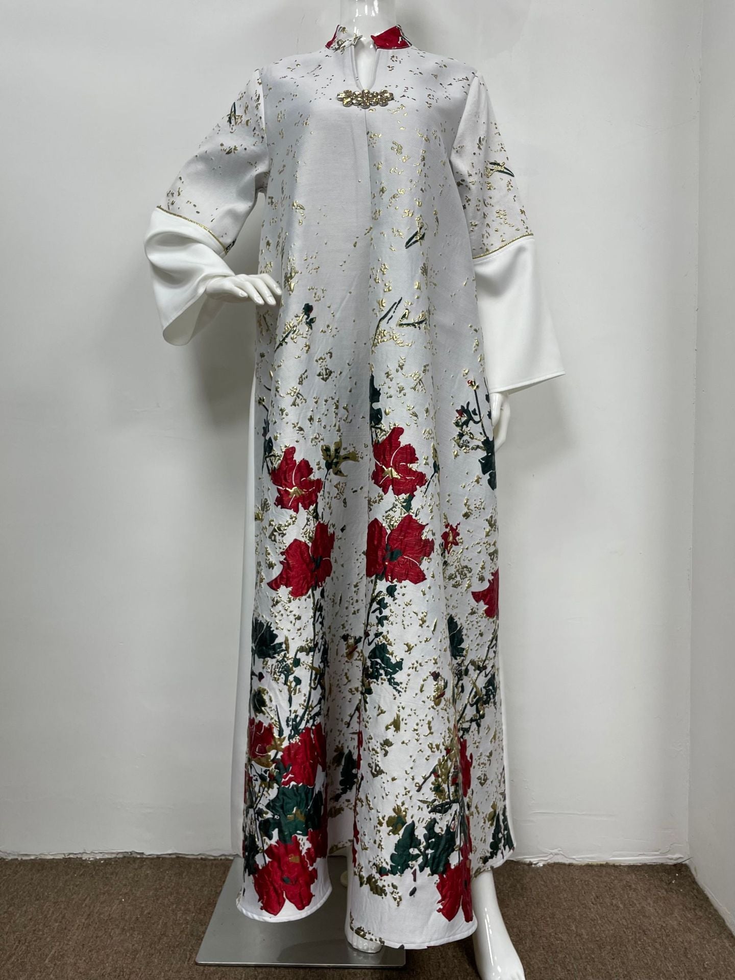 2026 Reels Opulent Floral Statement Kaftan Cream Base Gold Dust Foil Peony Print Stand Mandarin Collar Metal Clasp Fastener Split Bell Long Sleeve Floor-Sweeping Loose Drape Cut Exclusive Khaleeji Atelier Fit For Gulf Ladies Walima Wedding & Iftar Ba