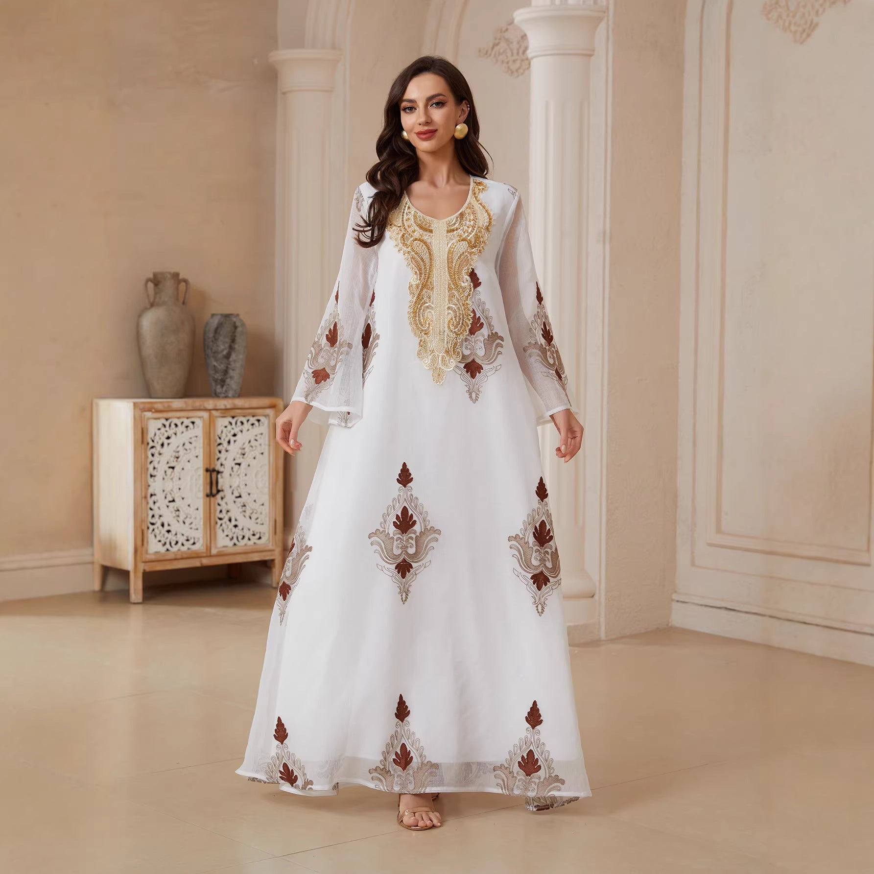 Luxury White Gold Thread Beaded Embroidery Abaya Dubai Elegant Muslim Women Long Sleeve Maxi Kaftan For Wedding Holiday Evening Party