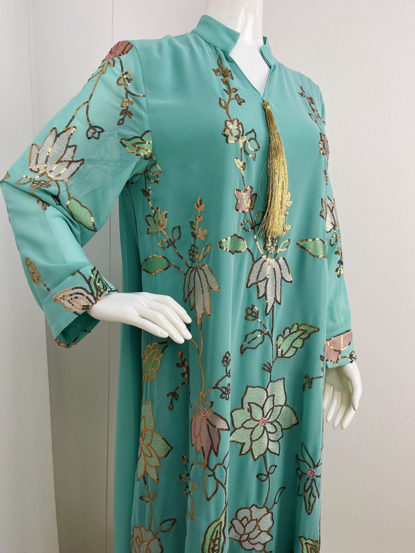 2026 Trending Modest Formal Abaya Black Tone Gradient Floral Sequin Embroidery V Neck Tassel Pendant Sheer Long Sleeve Long Dubai Robe Plus Size For UAE Saudi GCC Ramadan & Nikkah Ceremony