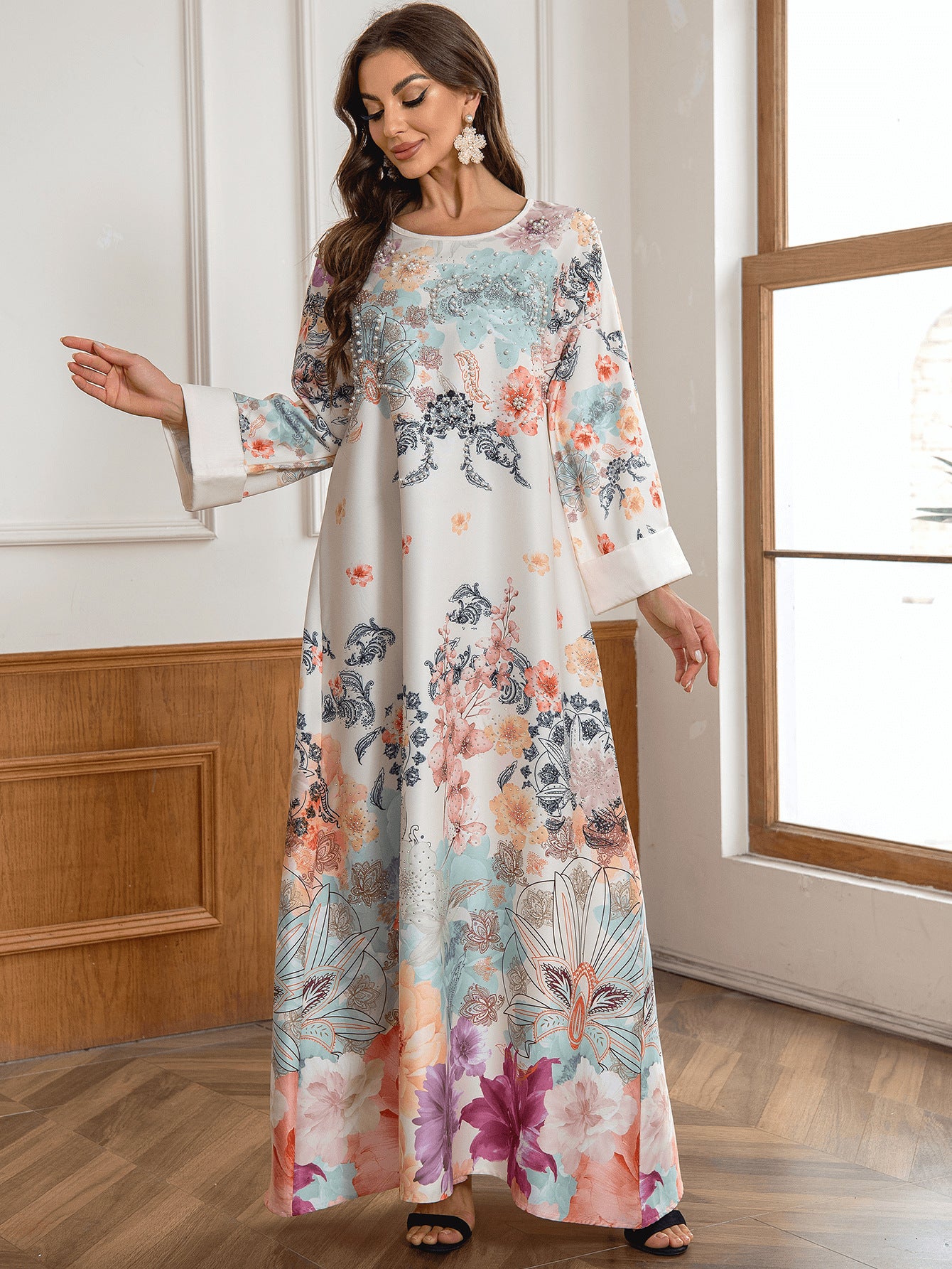 Stylish Floral Rhinestone Kaftan – Plus-Size Modest Muslim Dress