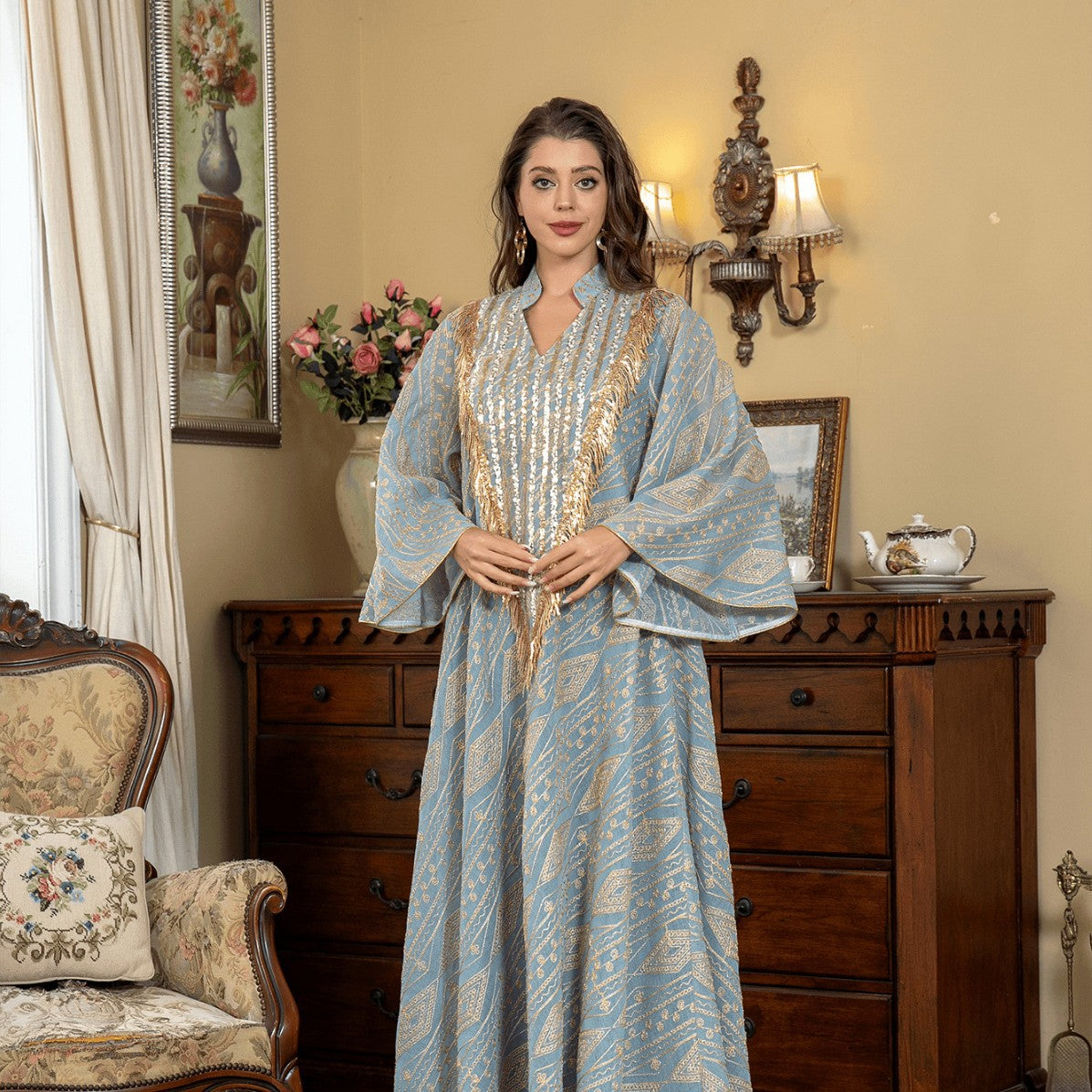 Elegant long evening gown crafted with tulle, embroidery and sequins, stylish and sophisticated, ideal for parties and formal dinners, trustworthy quality