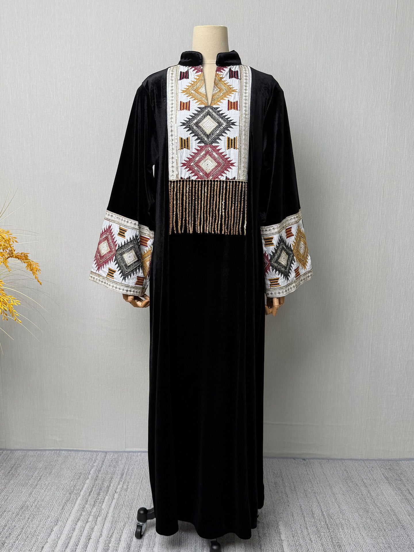 V-Neck Velvet Heavy Embroidered Maxi Dress Muslim Women Jalabiya Modest Long Gown Abaya Kaftan for Eid Ramadan Wedding