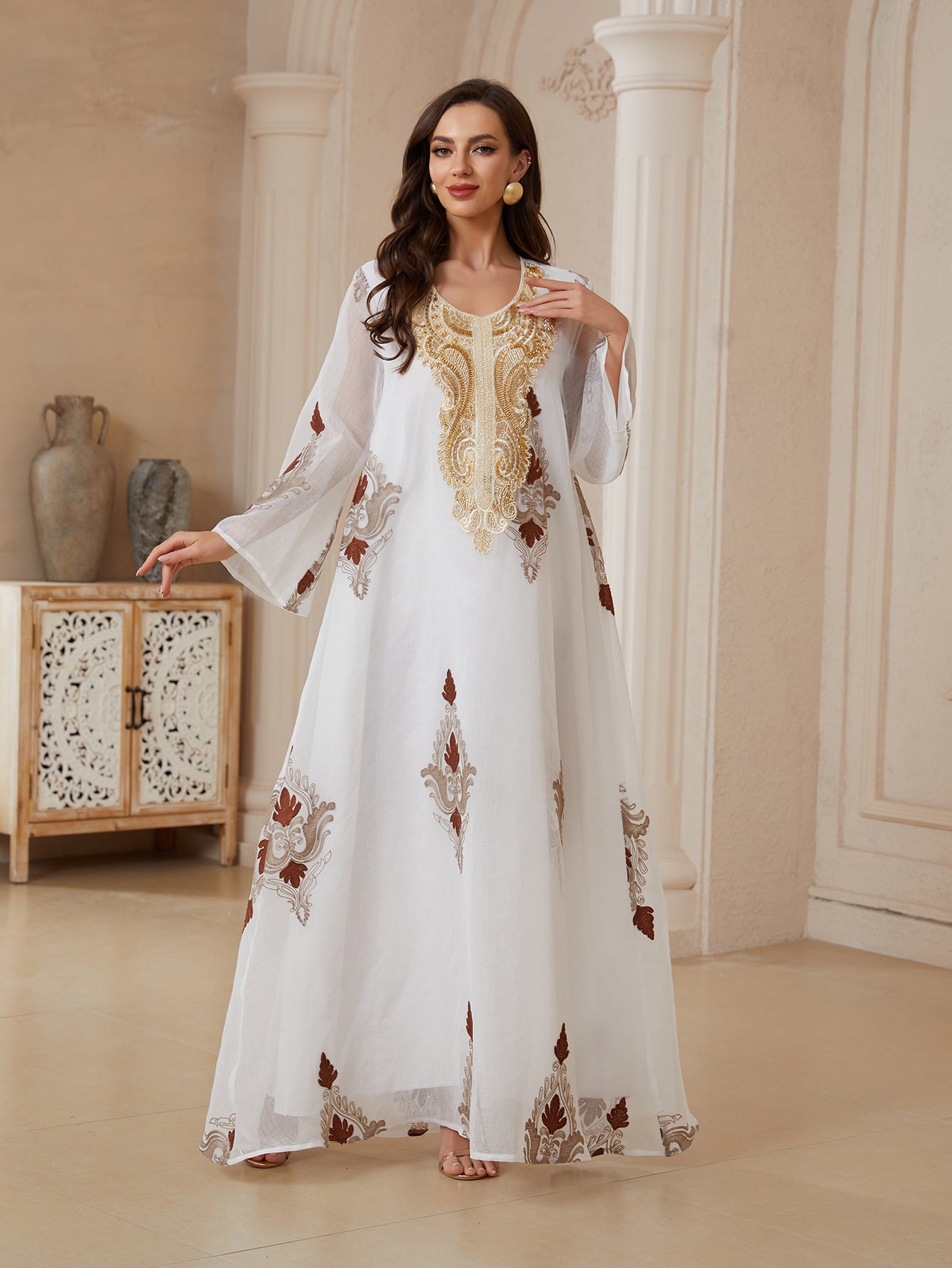 Luxury White Gold Thread Beaded Embroidery Abaya Dubai Elegant Muslim Women Long Sleeve Maxi Kaftan For Wedding Holiday Evening Party