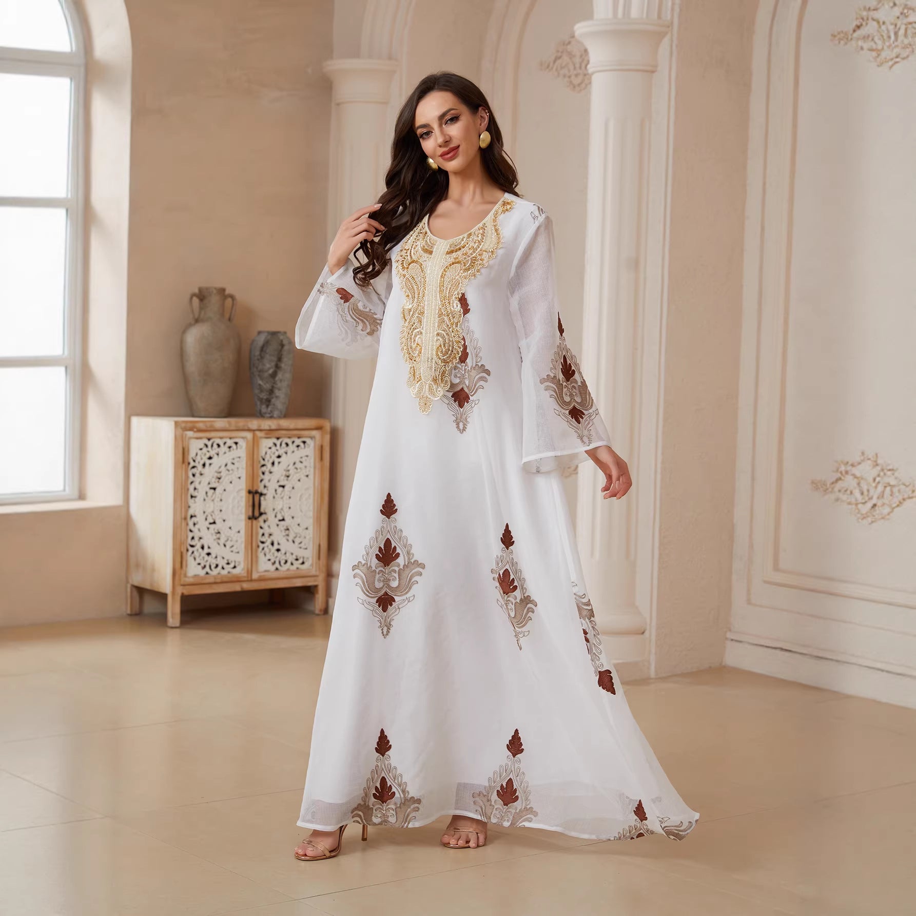 Luxury White Gold Thread Beaded Embroidery Abaya Dubai Elegant Muslim Women Long Sleeve Maxi Kaftan For Wedding Holiday Evening Party
