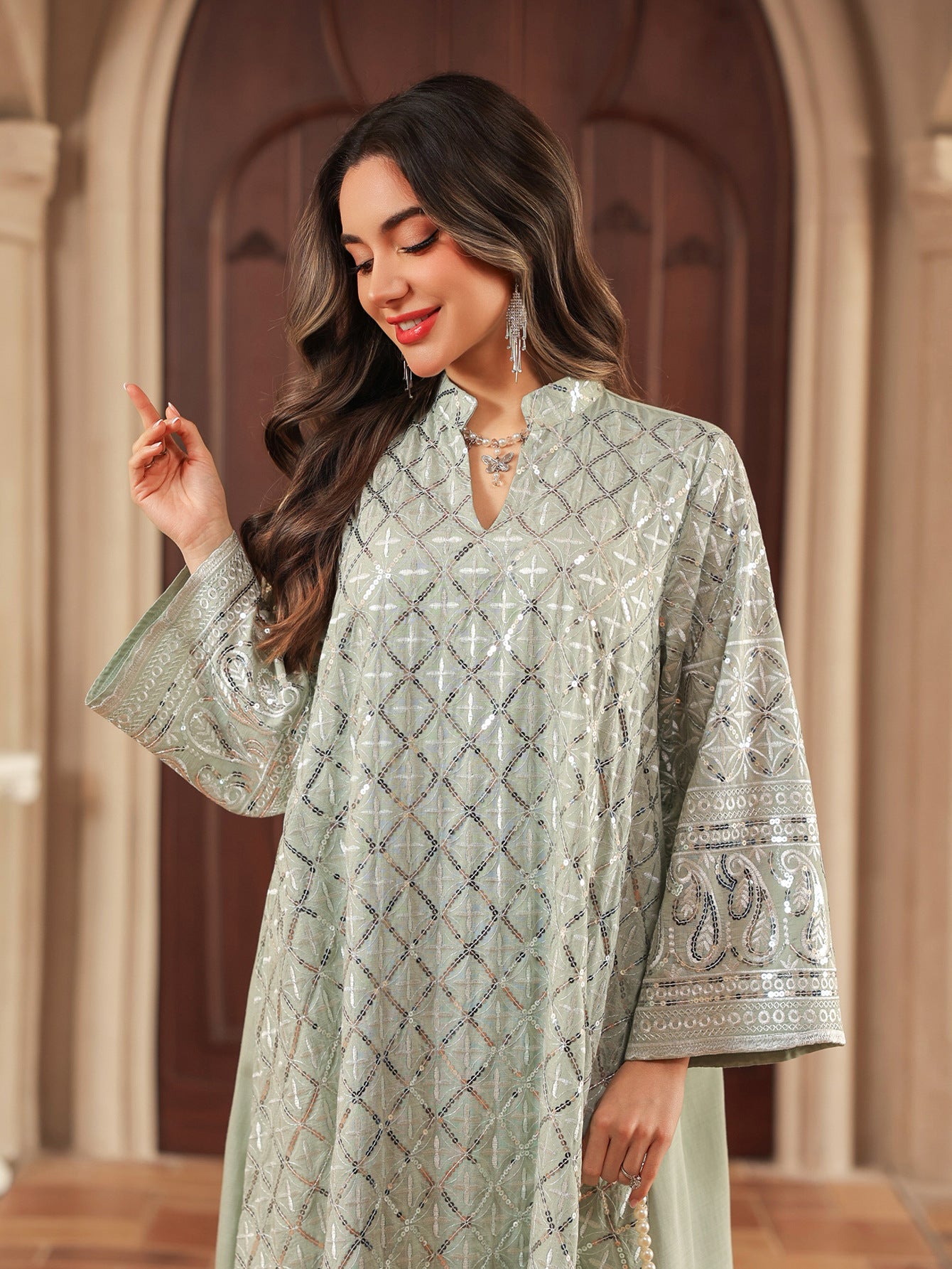 3 Colors Sequin Diamond Embroidery Abaya Women Stand Collar V Notch Flare Sleeve Maxi Kaftan Luxury Modest Long Dress For Eid Ramadan Wedding Party