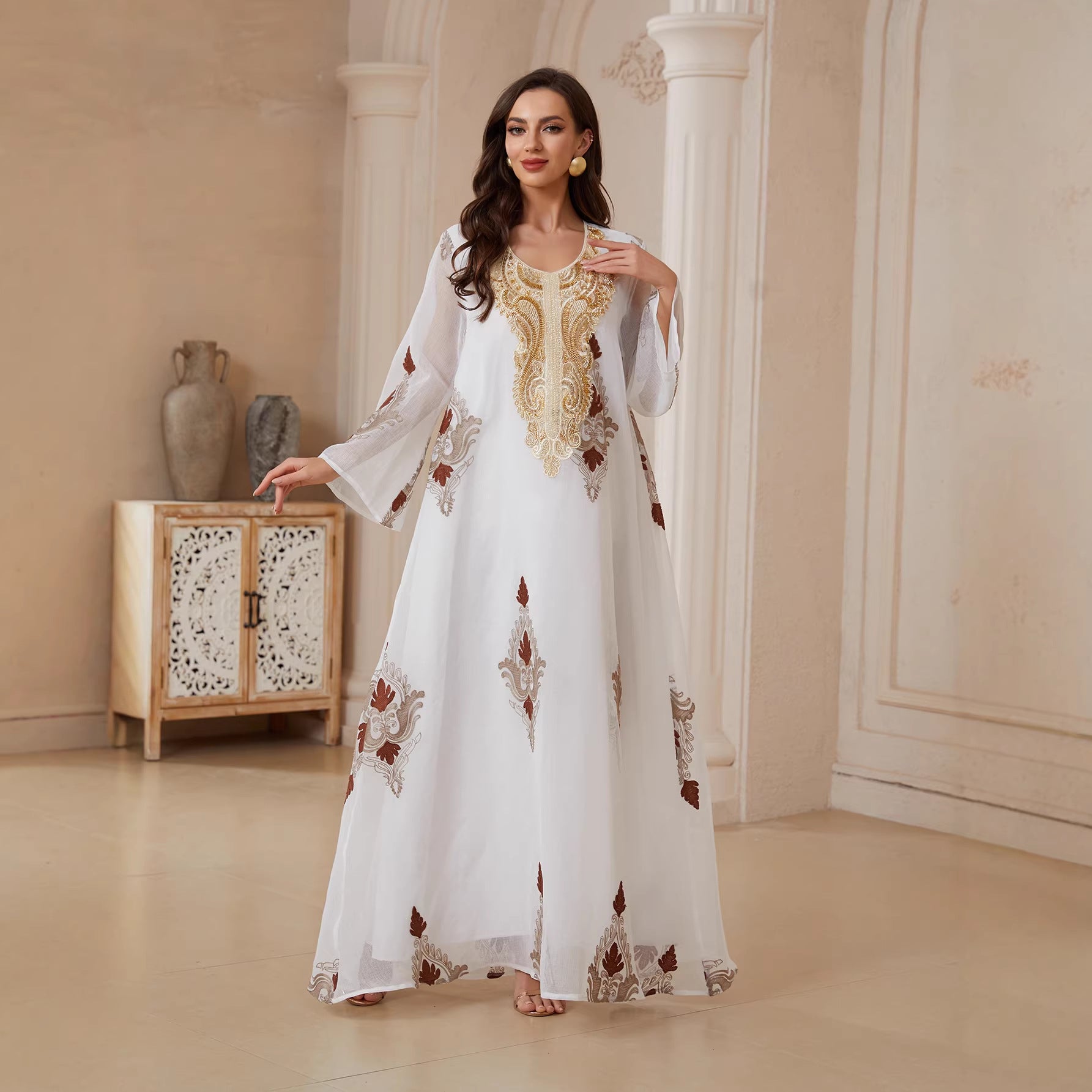 Luxury White Gold Thread Beaded Embroidery Abaya Dubai Elegant Muslim Women Long Sleeve Maxi Kaftan For Wedding Holiday Evening Party