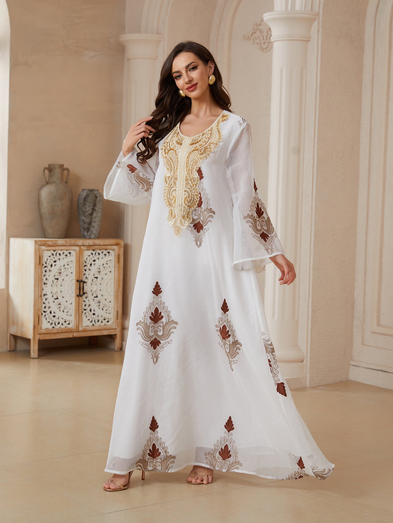 Luxury White Gold Thread Beaded Embroidery Abaya Dubai Elegant Muslim Women Long Sleeve Maxi Kaftan For Wedding Holiday Evening Party