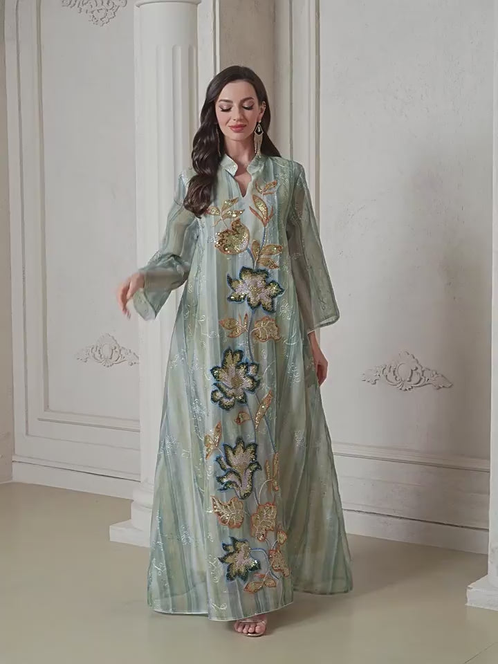 A new style of tulle and sequinned dress, featuring intricate patchwork and meticulous embroidery, with a lining for premium comfort. Ideal for evening dinners and special